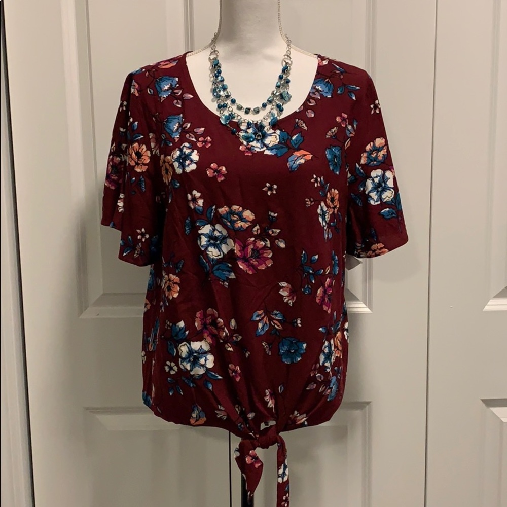 Socialite Burgundy Floral Front Tie Top Size L